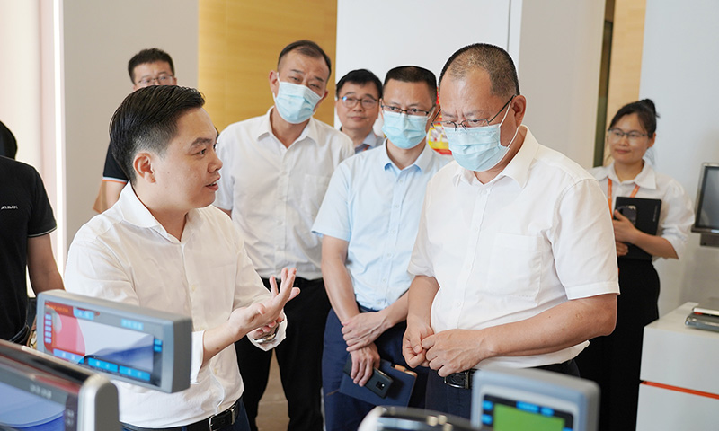 廈門市同安區委書記張毅恭一行蒞臨容大科技調研指導 廈門市同安區委書記張毅恭一行蒞臨容大科技調研指導