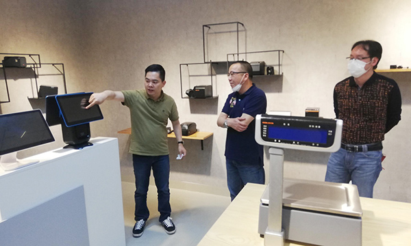 疫情期間，各級領(lǐng)導(dǎo)關(guān)懷慰問，容大工作穩(wěn)中推進